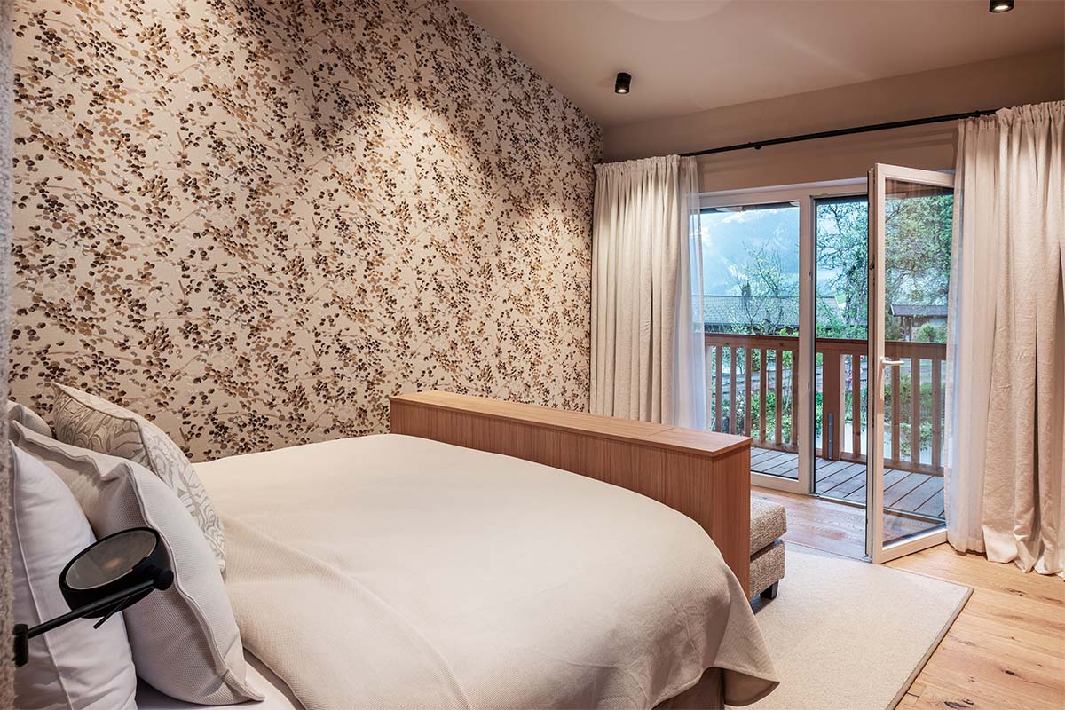 Mount Med Resort Exterior Chalets Bedroom (c) David Innerhofer Mount Med Resort Destination Health